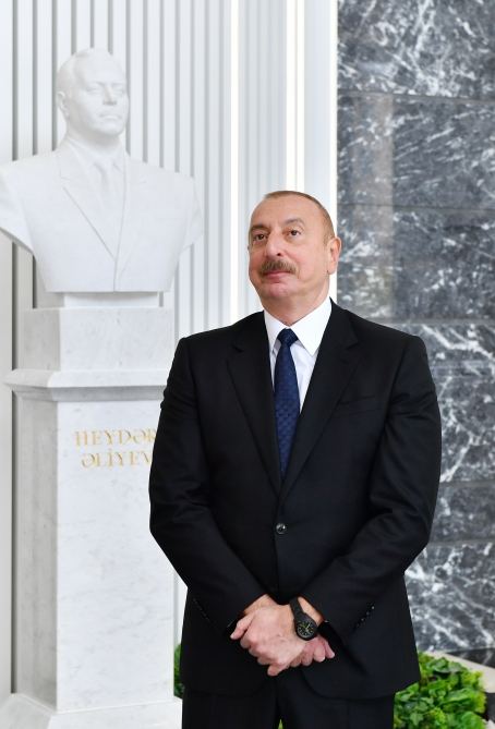 Prezident İlham Əliyev Kənd Təsərrüfatı Nazirliyinin yeni binasının açılışında iştirak edib (FOTO/VİDEO)
