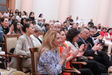 Arif Hüseynovun "QRAFİKA" adlı fərdi sərgisi açıldı (FOTO)