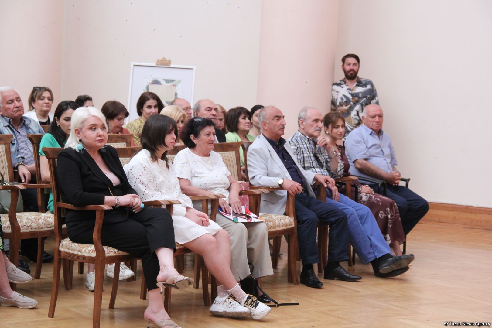 Arif Hüseynovun "QRAFİKA" adlı fərdi sərgisi açıldı (FOTO)