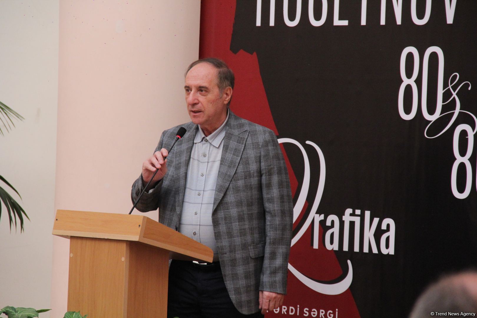 Arif Hüseynovun "QRAFİKA" adlı fərdi sərgisi açıldı (FOTO)