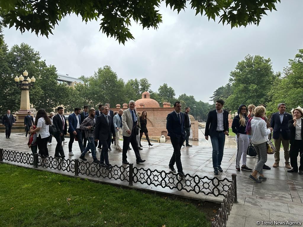 "Yenidənqurma, sülh və inteqrasiya: Enerji, iqtisadiyyat, ətraf mühit və kapital" tədbiri Gəncədə davam edir (FOTO)