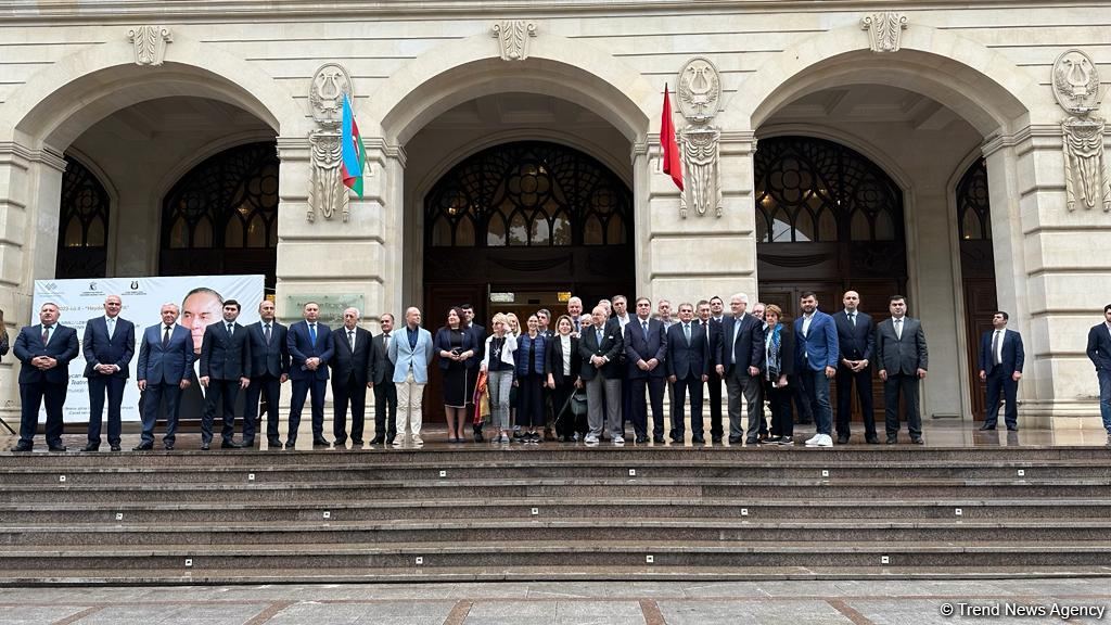 "Yenidənqurma, sülh və inteqrasiya: Enerji, iqtisadiyyat, ətraf mühit və kapital" tədbiri Gəncədə davam edir (FOTO)