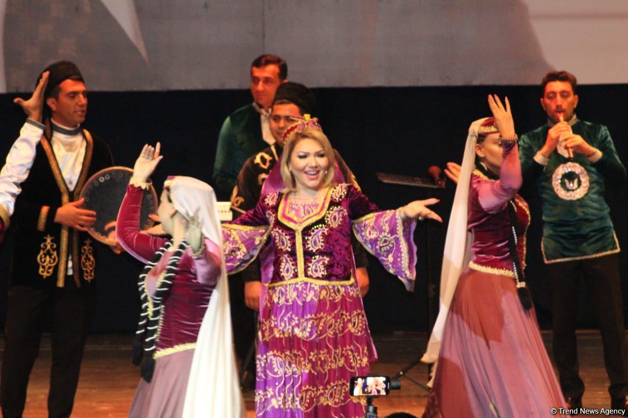 "Yenidənqurma, sülh və inteqrasiya: Enerji, iqtisadiyyat, ətraf mühit və kapital" tədbiri Gəncədə davam edir (FOTO)