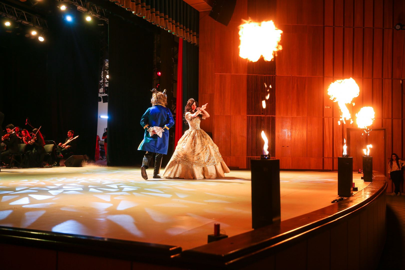 “Disney” multimedia şousu təqdim edilib (FOTO/VİDEO)