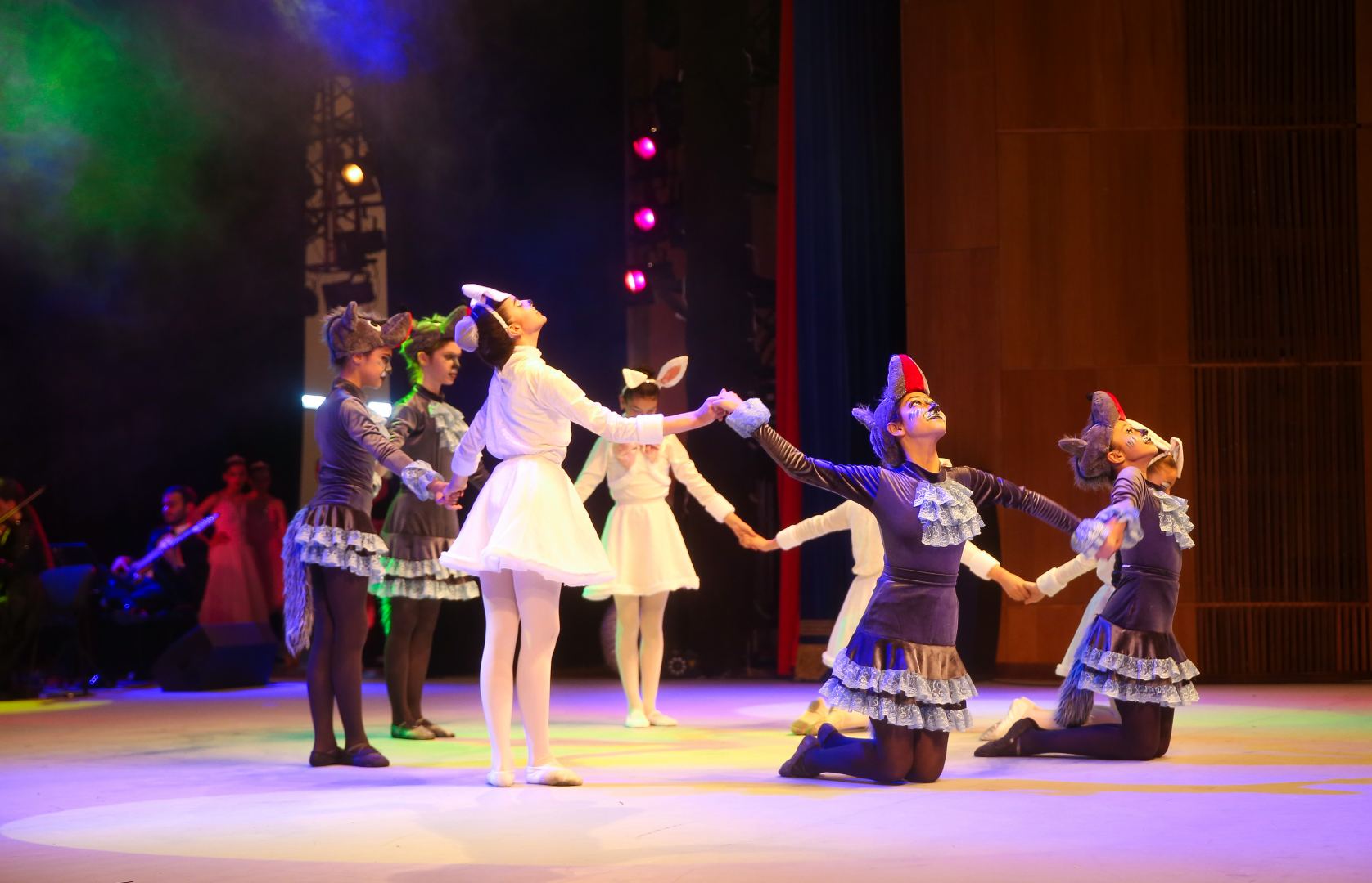 “Disney” multimedia şousu təqdim edilib (FOTO/VİDEO)