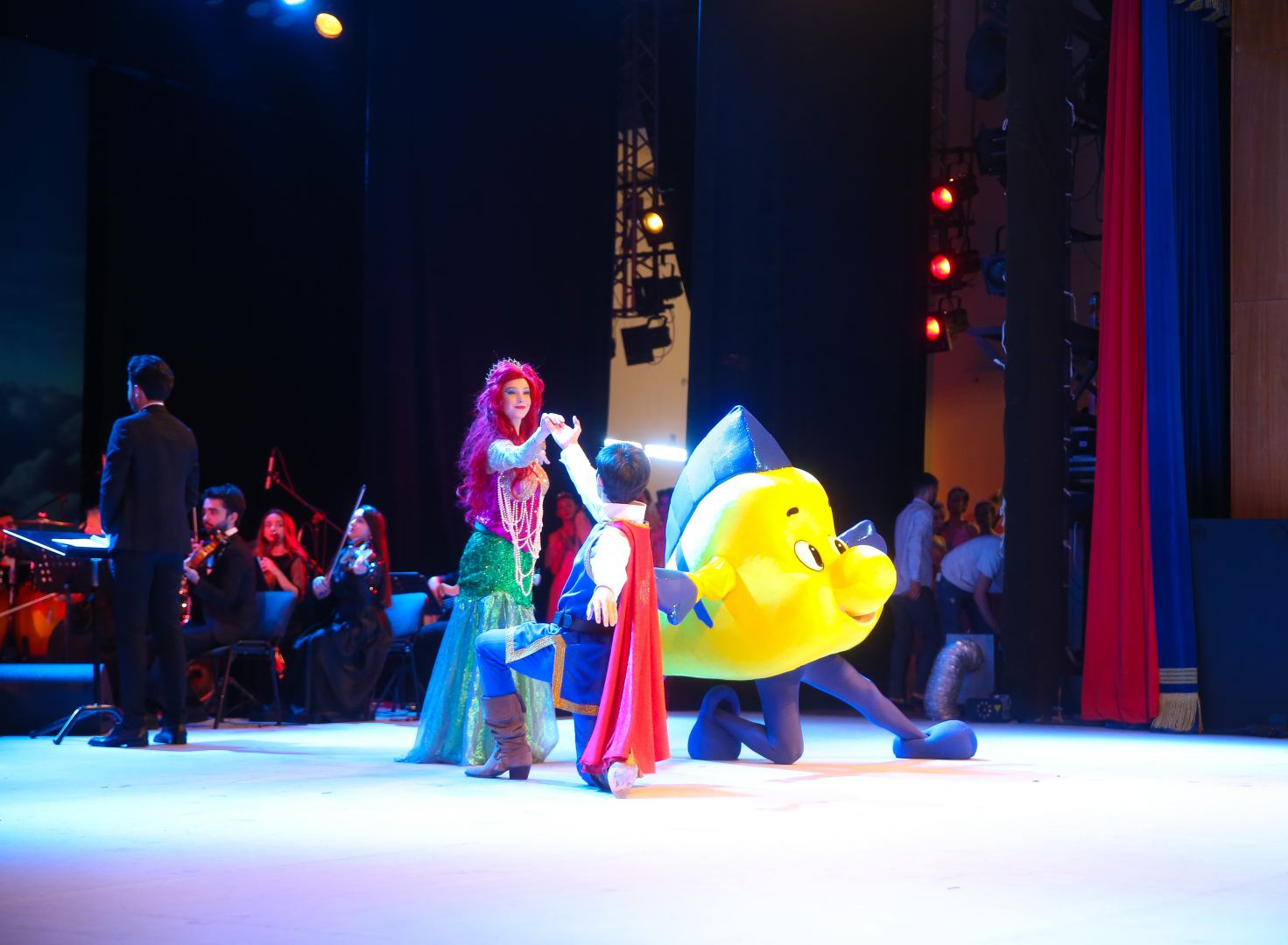 “Disney” multimedia şousu təqdim edilib (FOTO/VİDEO)