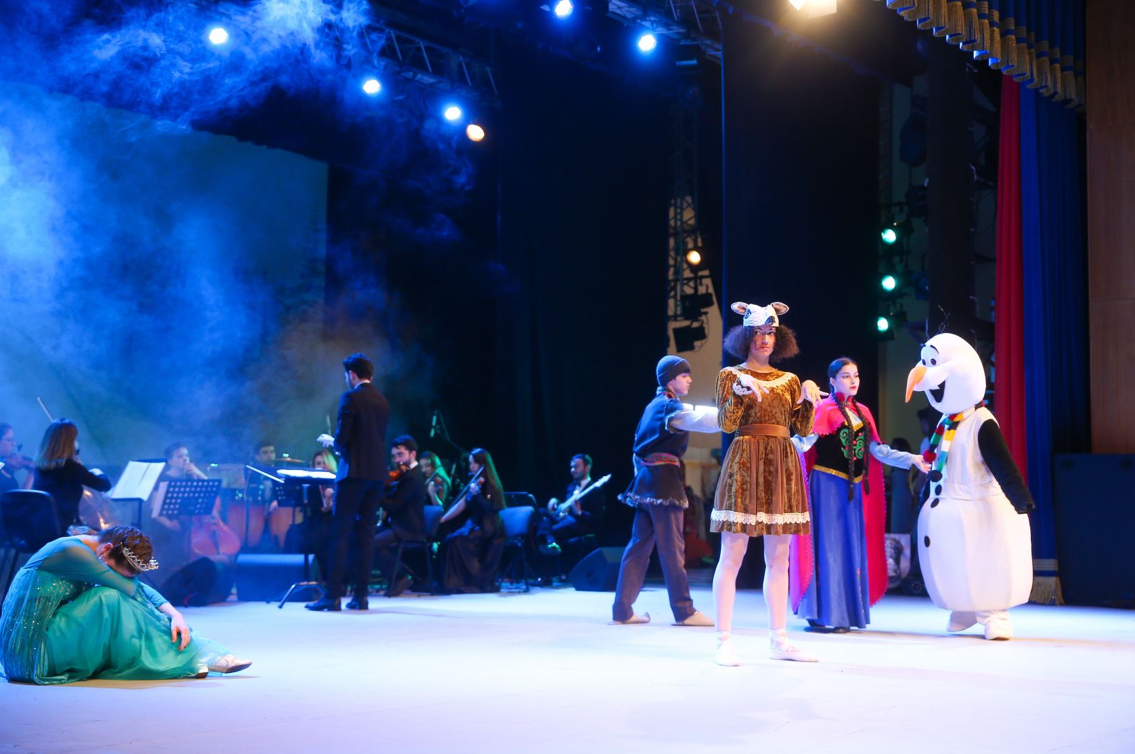 “Disney” multimedia şousu təqdim edilib (FOTO/VİDEO)