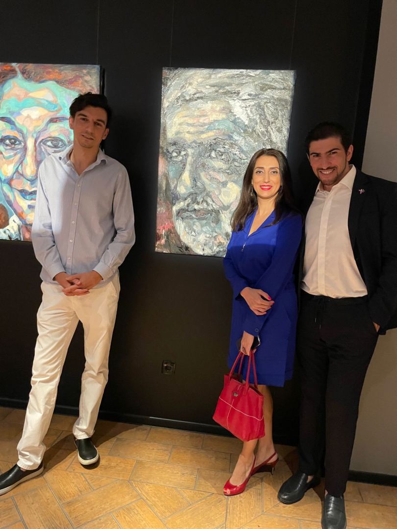 Röya Həsənin “İz” adlı fərdi sərgisi açıldı (FOTO)