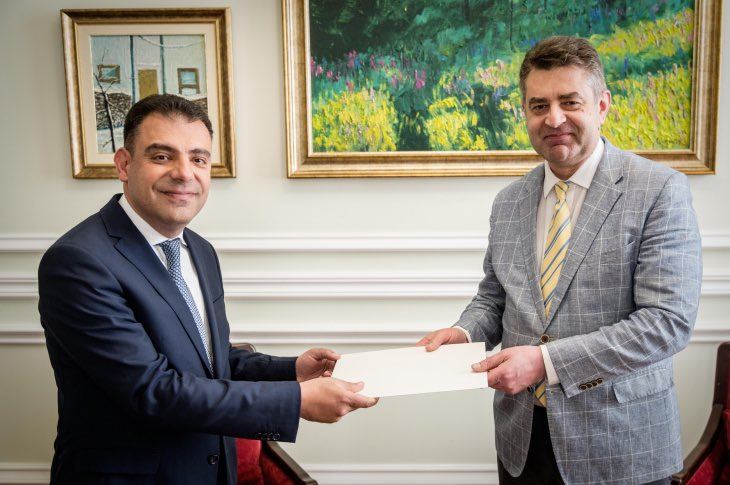 Azərbaycan səfiri etimadnaməsinin surətini Ukrayna XİN rəhbərinin müavininə təqdim edib
