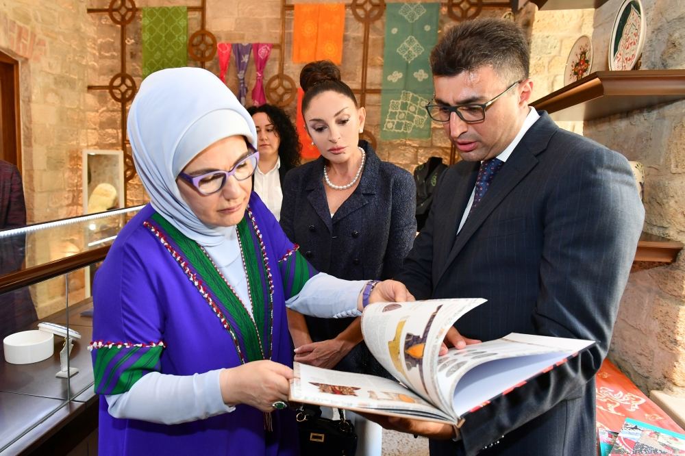 Azərbaycanın və Türkiyənin birinci xanımları İçərişəhərdə olublar (FOTO/VİDEO)