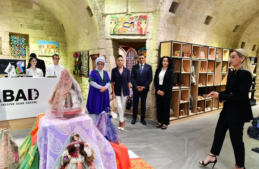 Azərbaycanın və Türkiyənin birinci xanımları İçərişəhərdə olublar (FOTO/VİDEO)
