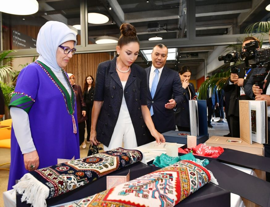 Azərbaycanın və Türkiyənin birinci xanımları Bakıdakı DOST İnklüziv İnkişaf və Yaradıcılıq Mərkəzi ilə tanış olublar (YENİLƏNİB) (FOTO)