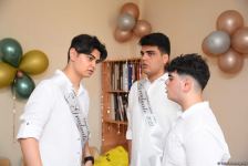 Məktəblərdə "Son zəng" çalındı (FOTOSESSİYA)