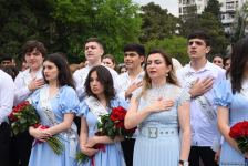 Məktəblərdə "Son zəng" çalındı (FOTOSESSİYA)
