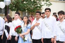 Məktəblərdə "Son zəng" çalındı (FOTOSESSİYA)