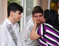 Məktəblərdə "Son zəng" çalındı (FOTOSESSİYA)