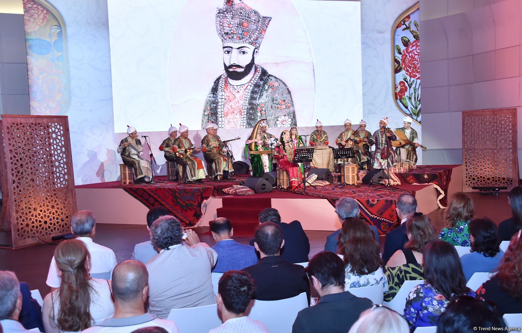Heydər Əliyev Mərkəzində “Mir Möhsün Nəvvabın silah kolleksiyası və Şuşada silah istehsalı” adlı kitabın təqdimatı olub (FOTO)