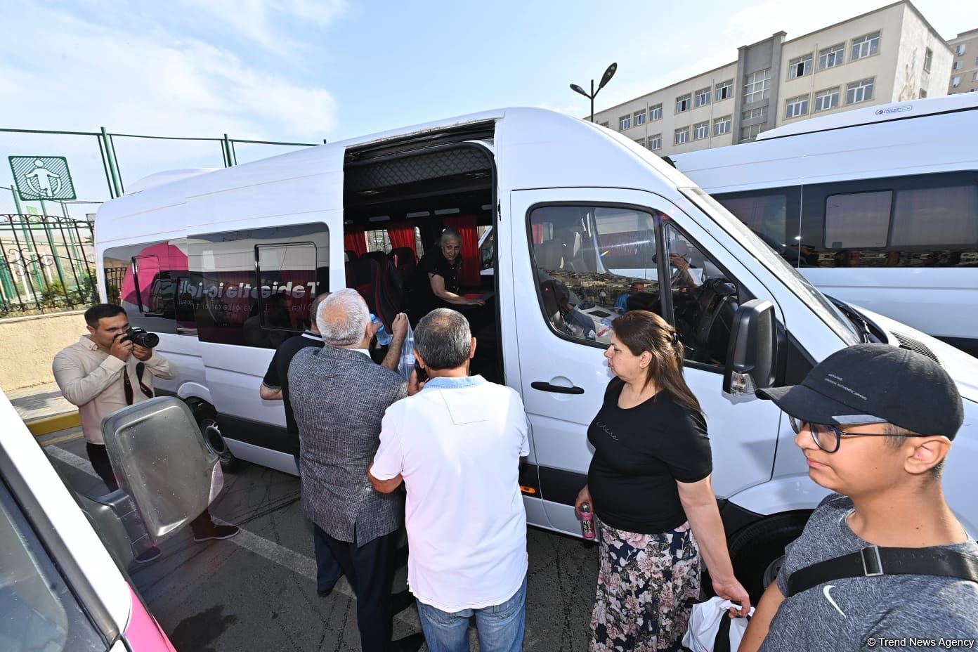 Daha 72 Laçın sakini doğma yurduna yola salınıb (FOTO)