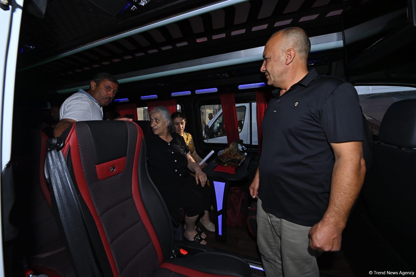 Daha 72 Laçın sakini doğma yurduna yola salınıb (FOTO)