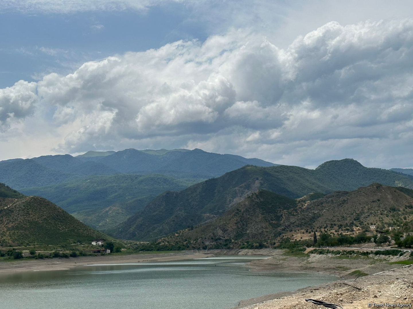 Məşhur səyyah qrupu Suqovuşandadır (FOTO)