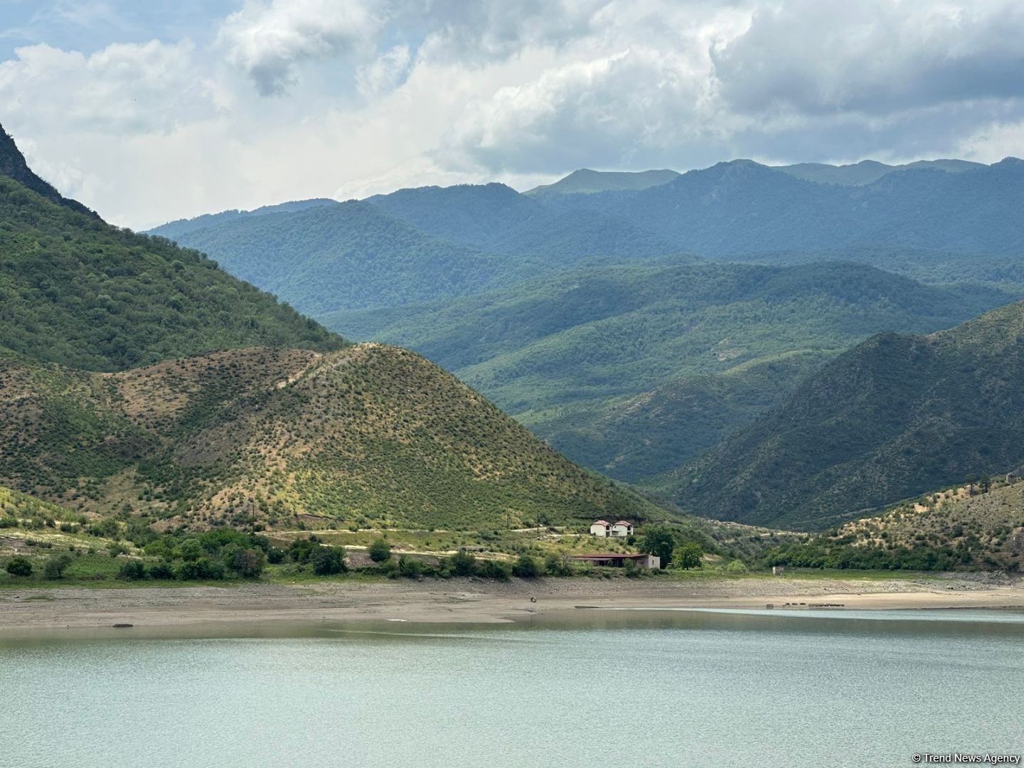 Məşhur səyyah qrupu Suqovuşandadır (FOTO)