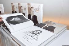Heydər Əliyev Mərkəzində Ulu Öndər Heydər Əliyevin 100 illiyinə həsr olunan təntənəli gecə keçirilib (FOTO)