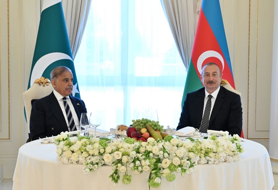 Prezident İlham Əliyevin adından Pakistanın Baş nazirinin şərəfinə rəsmi lanç verilib (FOTO/VİDEO)