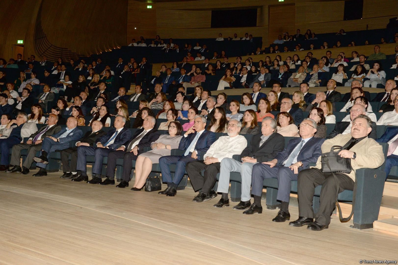 Heydər Əliyev Mərkəzində Ulu Öndər Heydər Əliyevin 100 illiyinə həsr olunan təntənəli gecə keçirilib (FOTO)