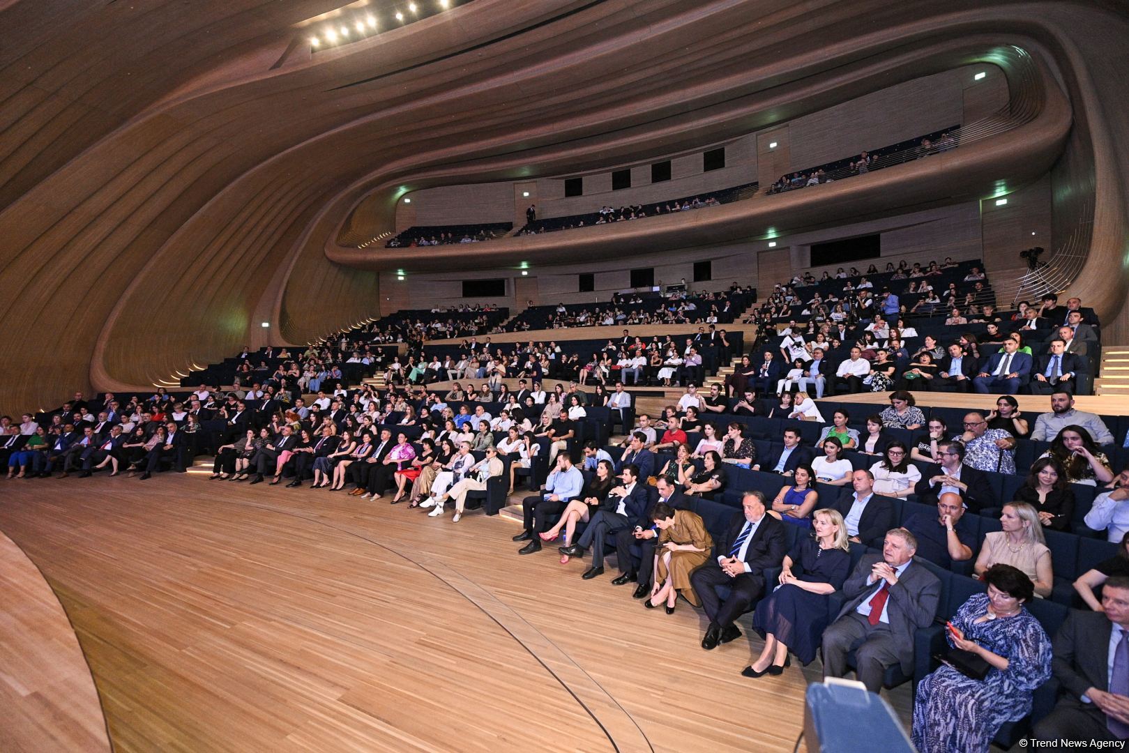 Heydər Əliyev Mərkəzində II Bakı Beynəlxalq Piano Festivalının təntənəli açılışı olub (FOTO)