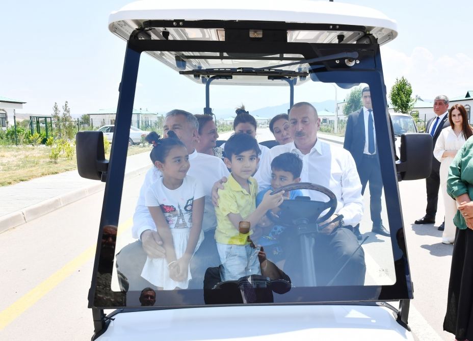 Prezident İlham Əliyev və Tatarıstanın Rəisi Rüstəm Minnixanov Zəngilan rayonunun Ağalı kəndində olublar (FOTO/VİDEO) (YENİLƏNİB)