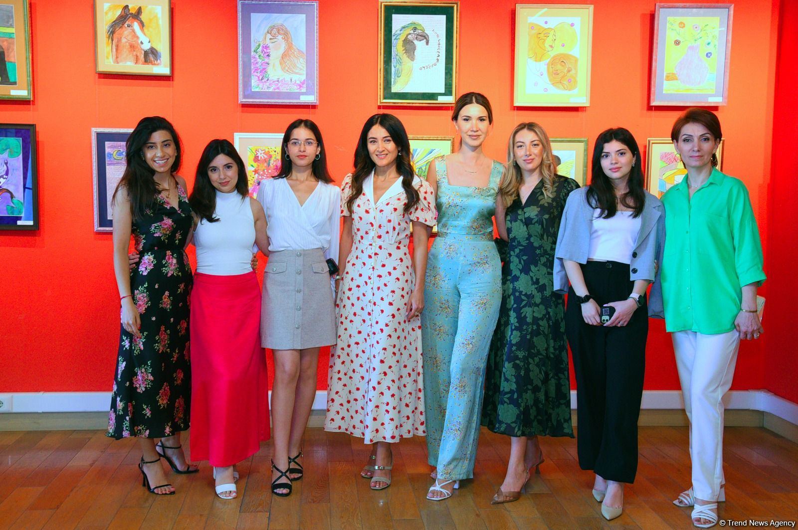 Gözəlliklər və xəyallar dünyasına maraqlı səyahət - "Leonardo Art School Baku" tələbələrinin əsərlərinin sərgisi (FOTO)