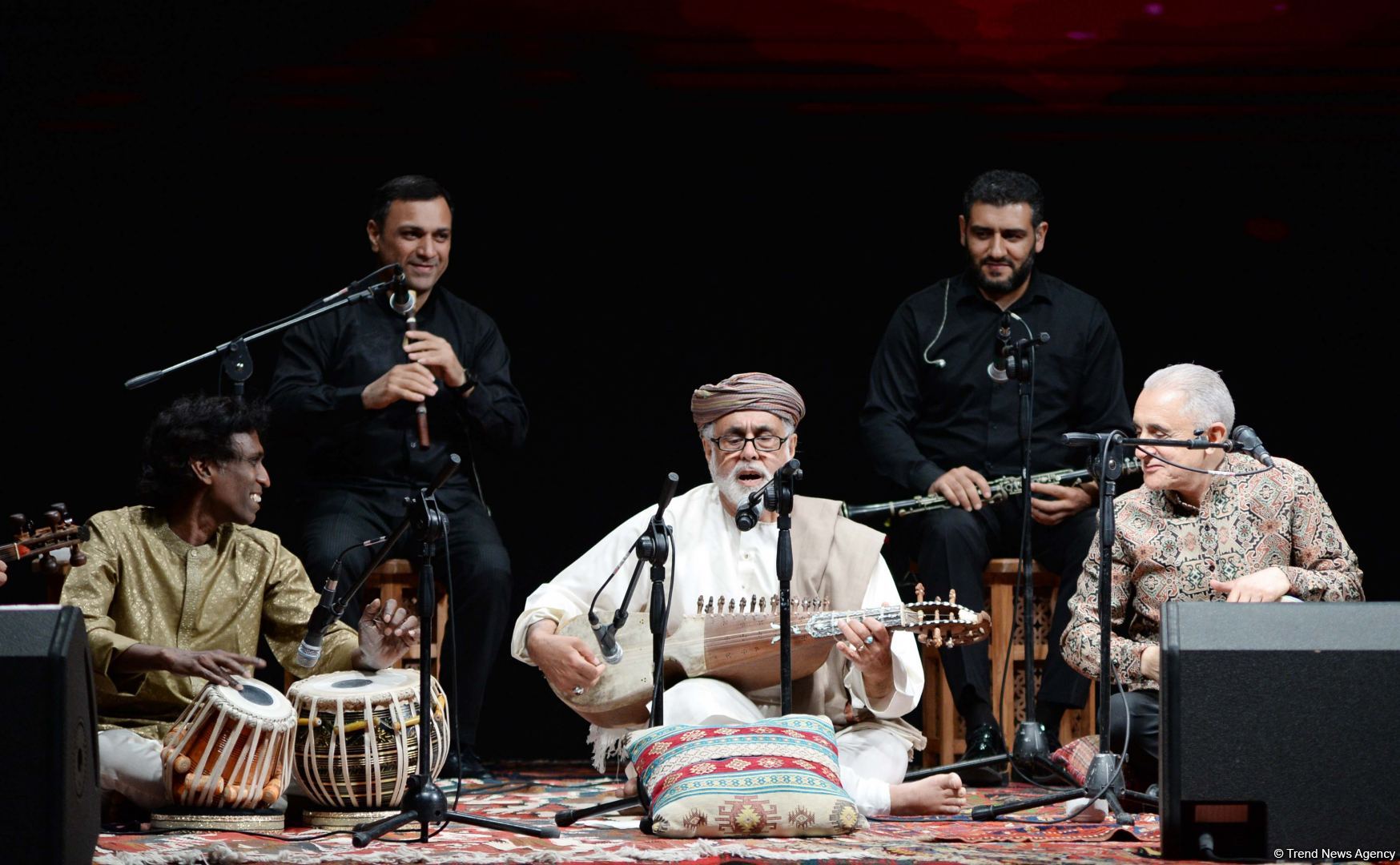 Heydər Əliyev Sarayında “Muğam aləmi” 6-cı Beynəlxalq Musiqi Festivalının açılışı olub (FOTO)