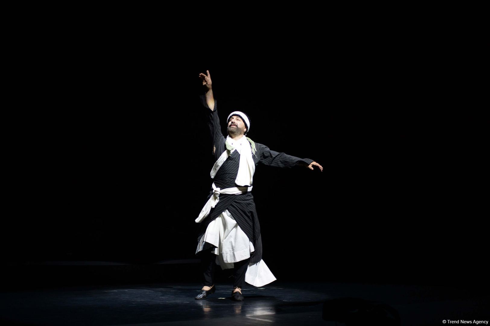 Heydər Əliyev Sarayında “Muğam aləmi” 6-cı Beynəlxalq Musiqi Festivalının açılışı olub (FOTO)