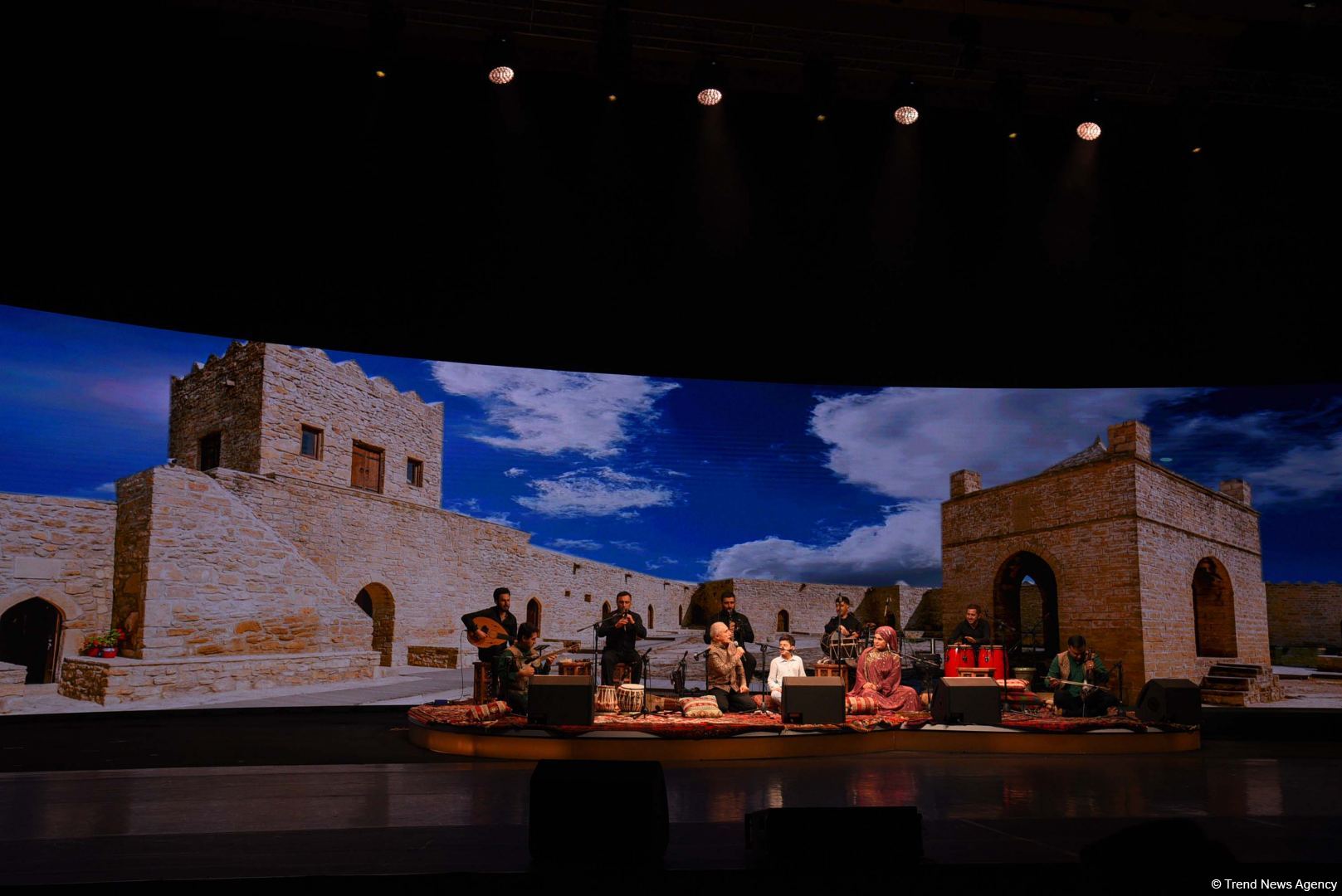Heydər Əliyev Sarayında “Muğam aləmi” 6-cı Beynəlxalq Musiqi Festivalının açılışı olub (FOTO)