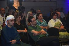 “Muğam aləmi” festivalı çərçivəsində özbək fotorəssamının sərgisi açılıb və muğam sənətkarlarının konserti keçirilib (FOTO)