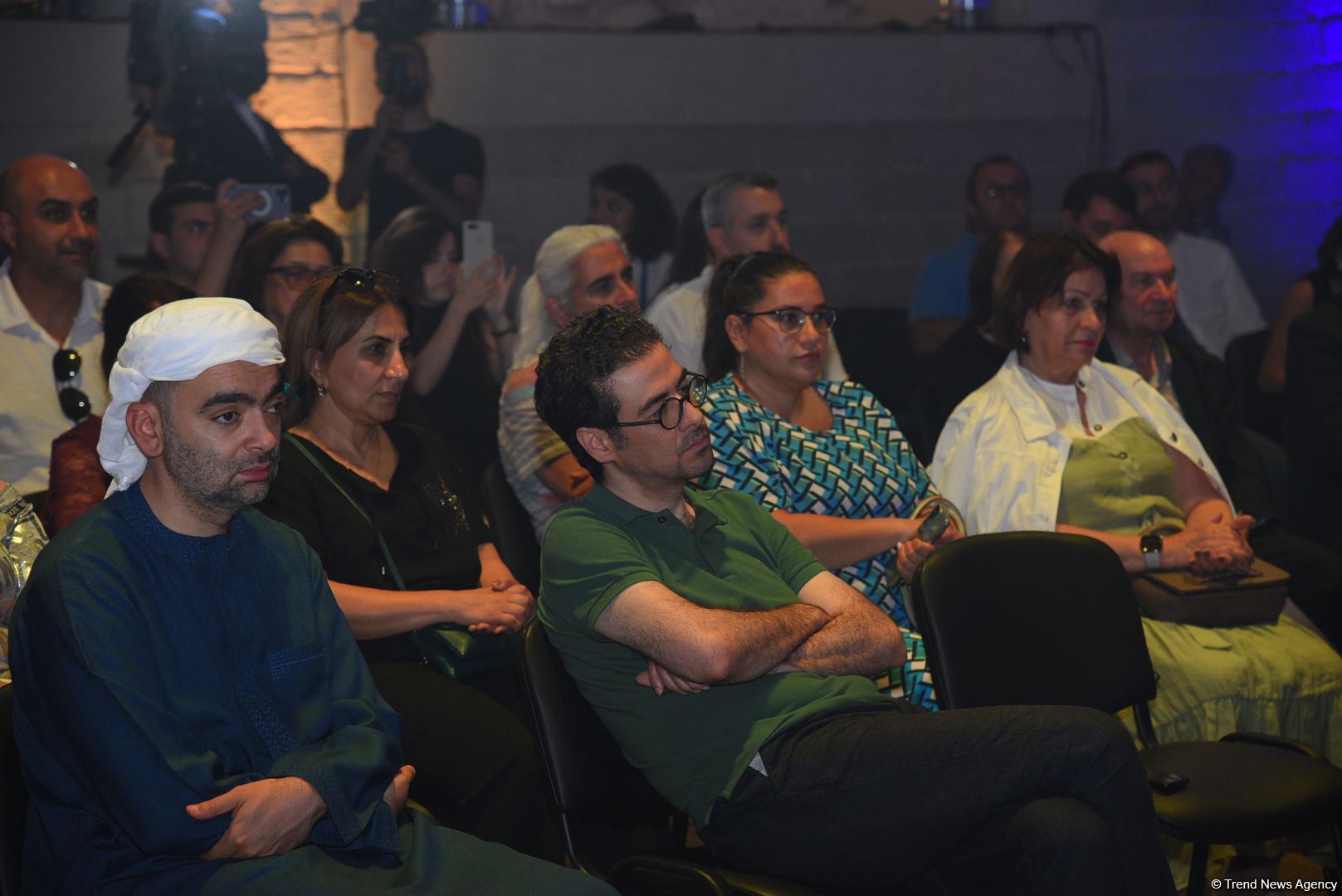 “Muğam aləmi” festivalı çərçivəsində özbək fotorəssamının sərgisi açılıb və muğam sənətkarlarının konserti keçirilib (FOTO)