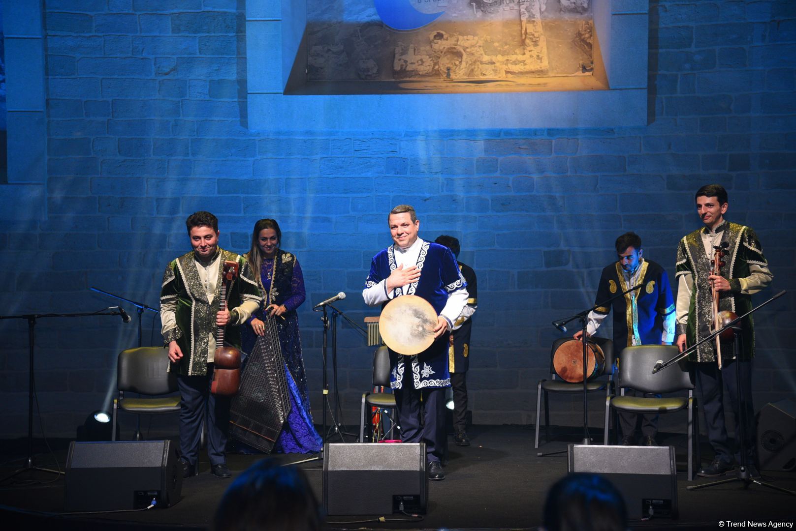 “Muğam aləmi” festivalı çərçivəsində özbək fotorəssamının sərgisi açılıb və muğam sənətkarlarının konserti keçirilib (FOTO)
