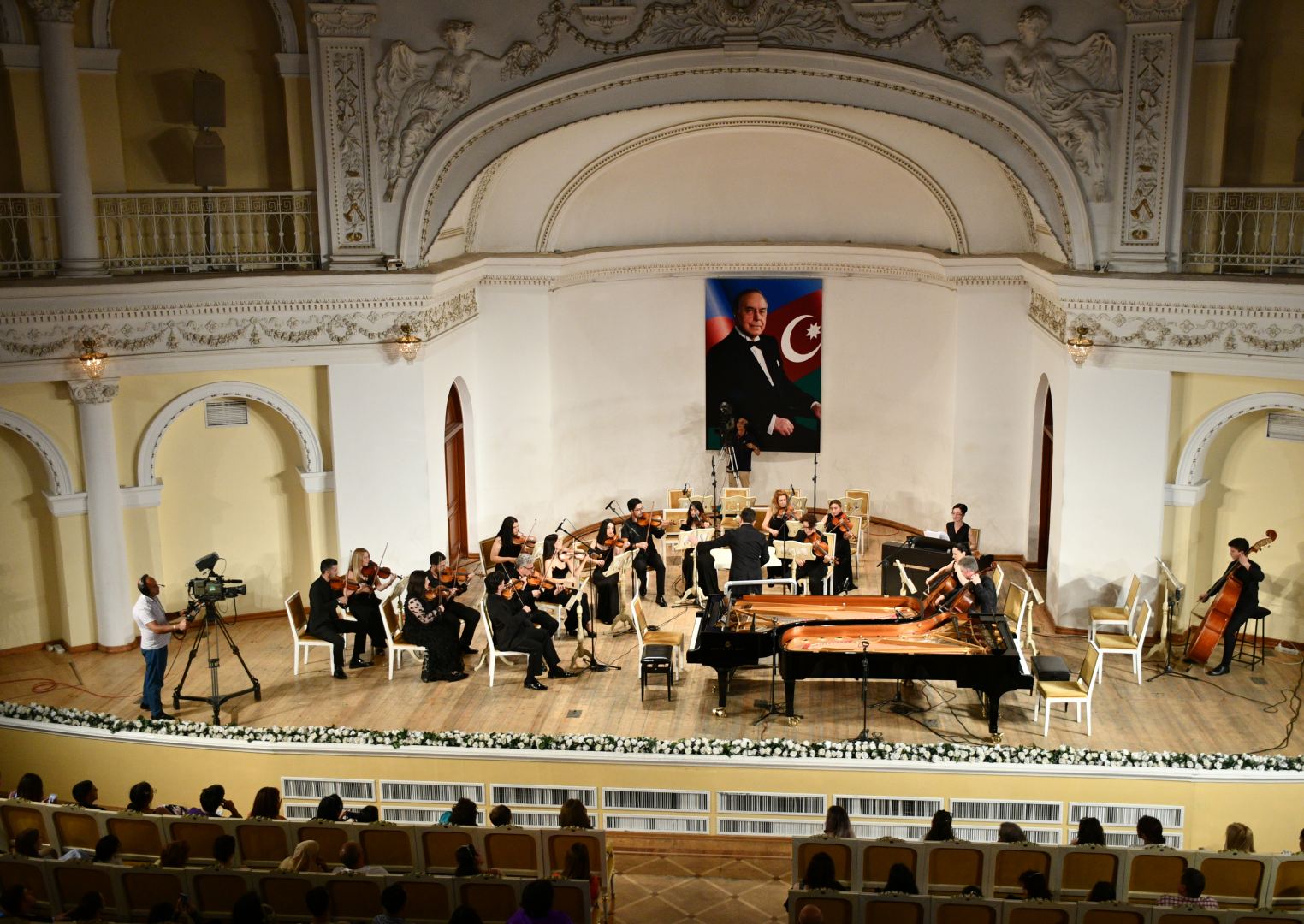 Filarmoniyada Qara Qarayev adına Azərbaycan Dövlət Kamera Orkestrinin konserti təşkil olunub (FOTO)