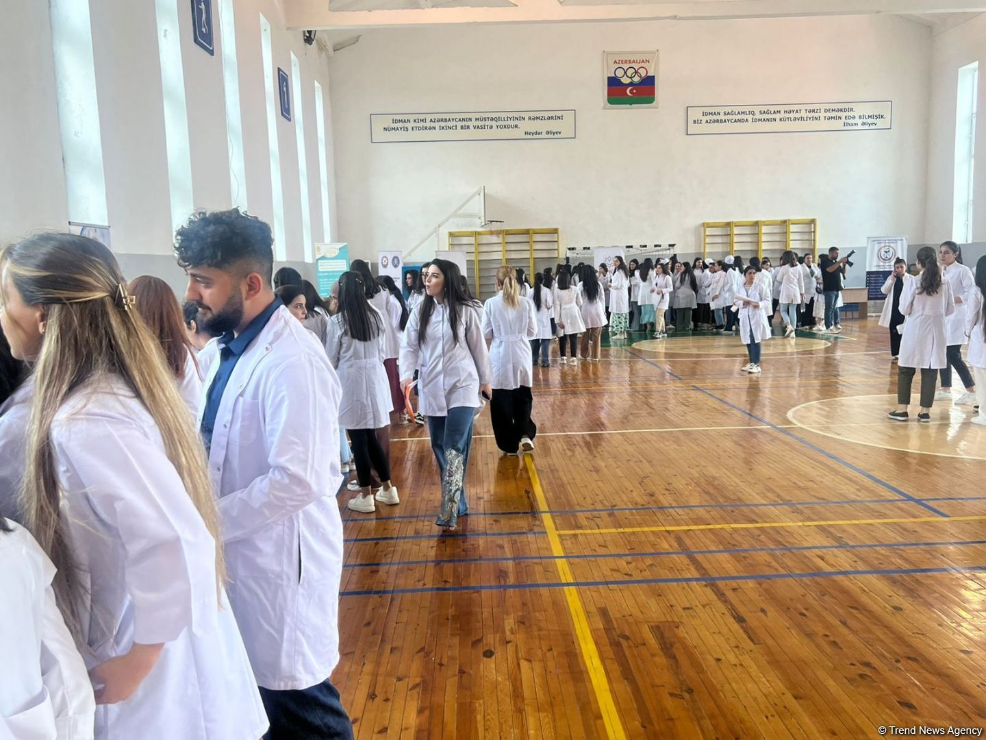 2 nömrəli Bakı Baza Tibb Kollecində “Karyerada ilk addım” məşğulluq yarmarkası keçirilir (FOTO)