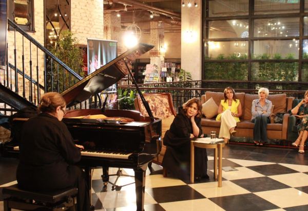 Bakı Kitab Mərkəzində 2-ci Beynəlxalq Piano Festivalı çərçivəsində poeziya və musiqi gecəsi keçirilib (FOTO/VİDEO)