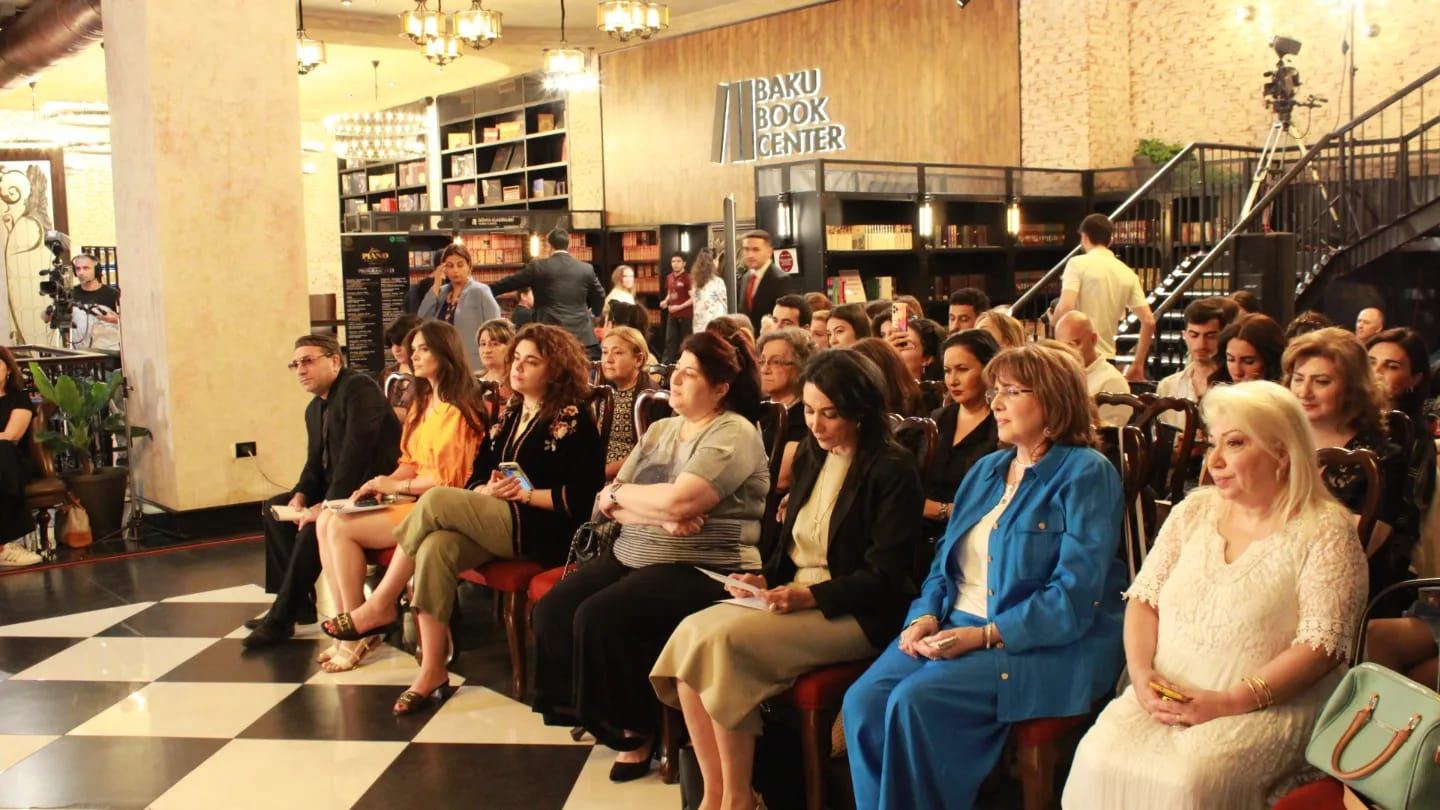 Bakı Kitab Mərkəzində 2-ci Beynəlxalq Piano Festivalı çərçivəsində poeziya və musiqi gecəsi keçirilib (FOTO/VİDEO)