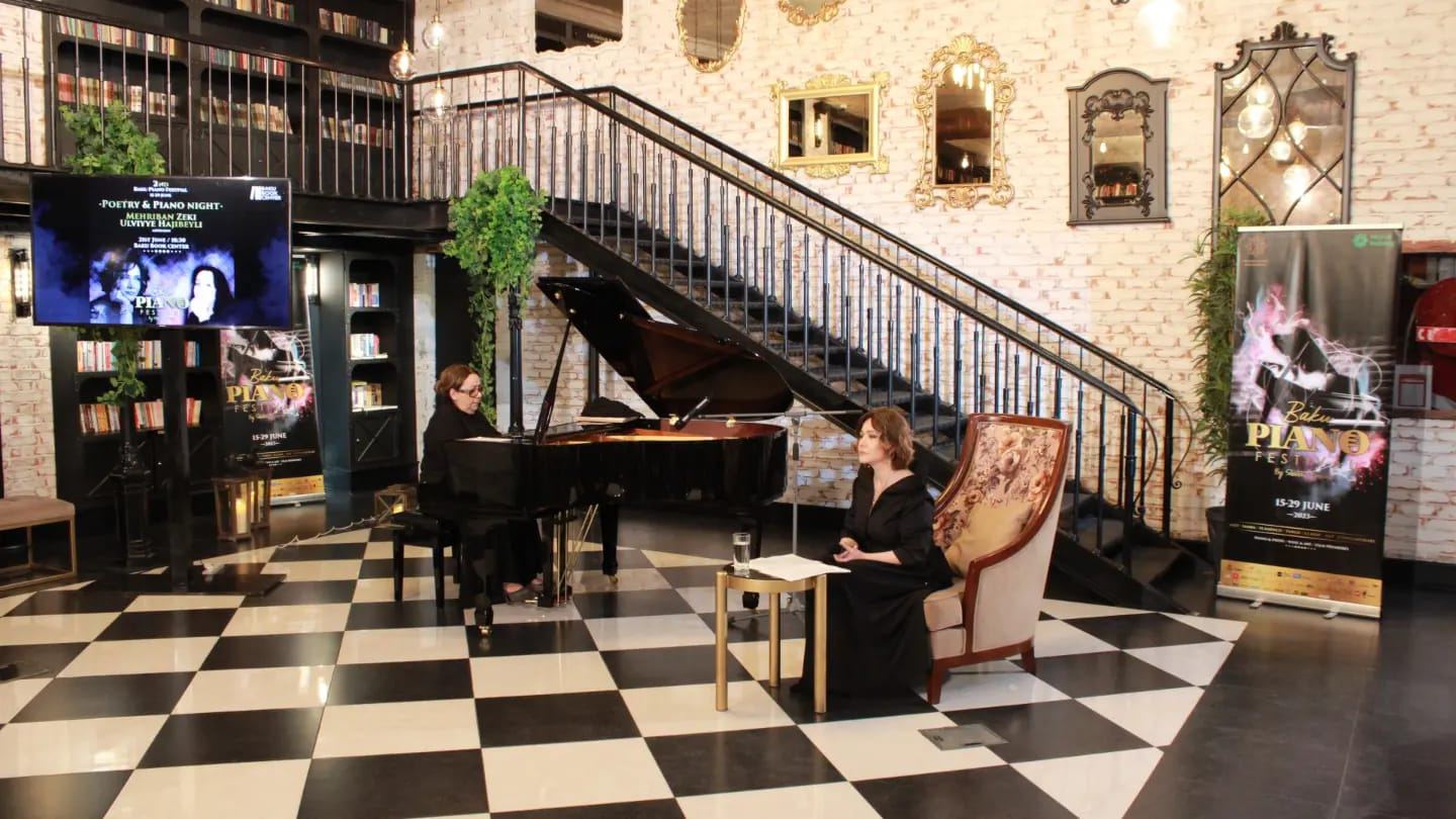 Bakı Kitab Mərkəzində 2-ci Beynəlxalq Piano Festivalı çərçivəsində poeziya və musiqi gecəsi keçirilib (FOTO/VİDEO)