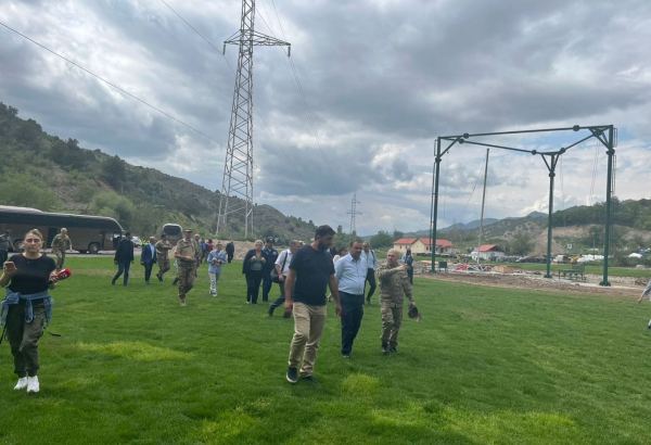 Diplomatik korpus nümayəndələri Həkəri çayının sahilində salınan “Laçın bulvarı”nı ziyarət edib (FOTO)