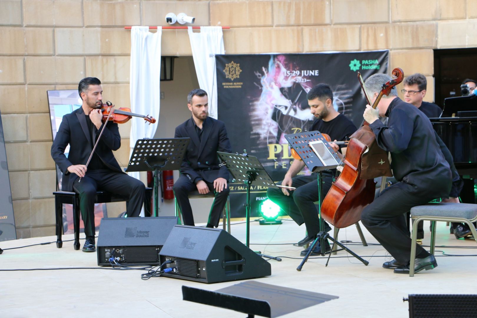 Bakı Piano Festivalında iki virtuoz - Yuri Sayutkin və Karol Beffa çıxış edib (FOTO/VİDEO)