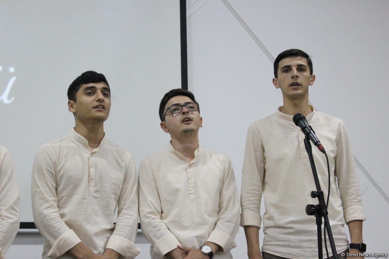 Azərbaycan İlahiyyat İnstitutunda Məzun Günü keçirilib (FOTO)