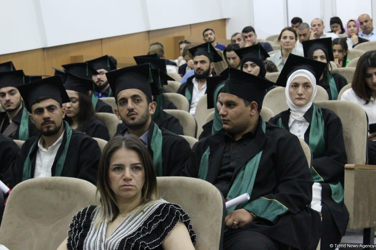 Azərbaycan İlahiyyat İnstitutunda Məzun Günü keçirilib (FOTO)
