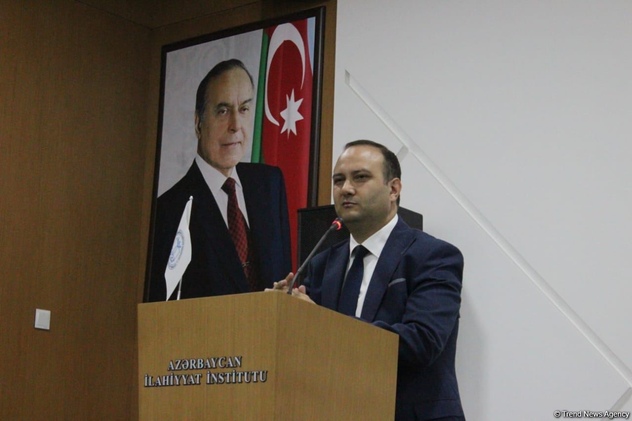 Azərbaycan İlahiyyat İnstitutunda Məzun Günü keçirilib (FOTO)