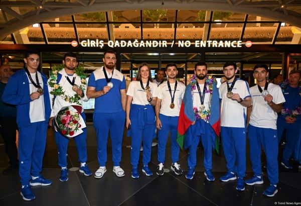 III Avropa Oyunlarında iştirakını başa vurmuş idmançılarımız Vətənə geri dönüb (FOTO)