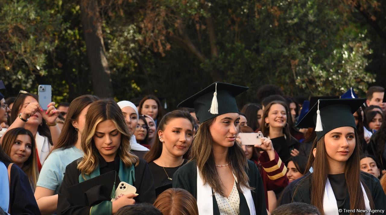 ADU-da “Məzun günü” keçirilib (FOTO)