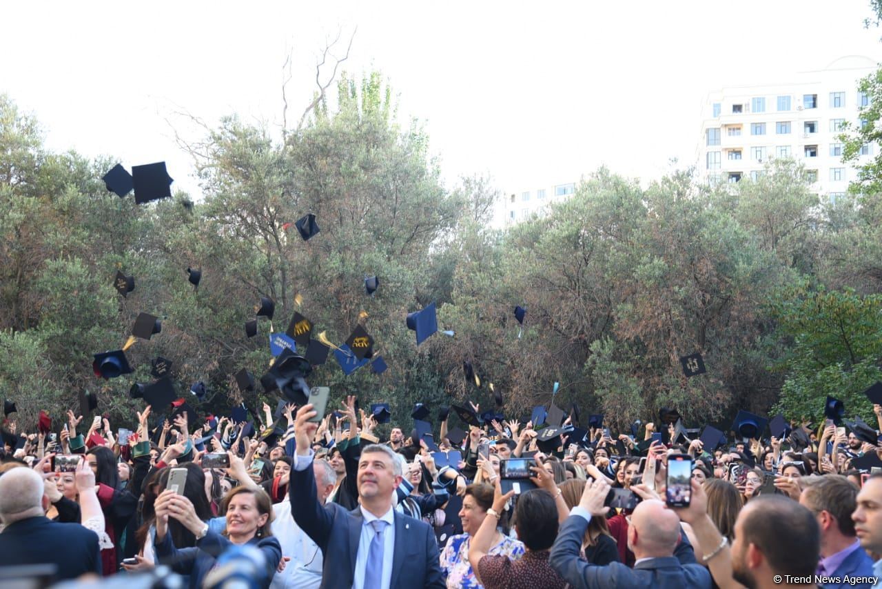 ADU-da “Məzun günü” keçirilib (FOTO)
